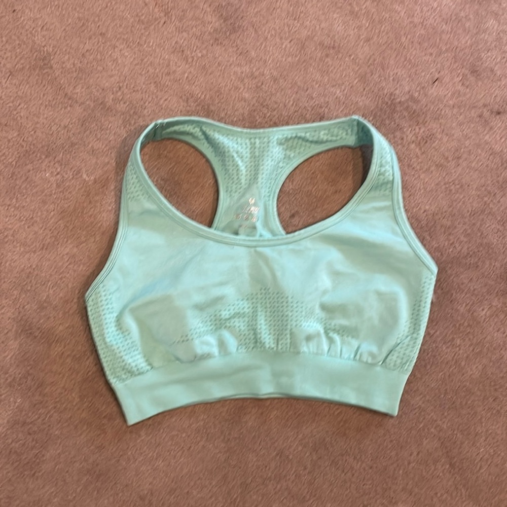 NVGTN Pistacchio Arrow Seamless Sports Bra